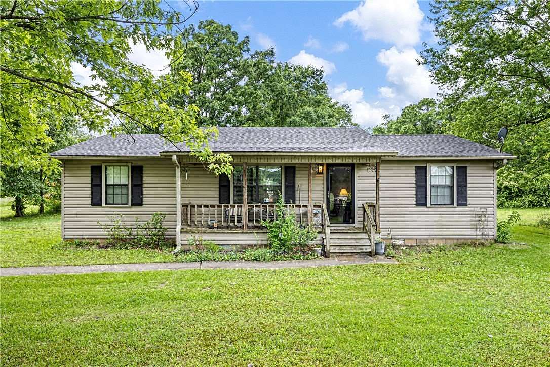 13.4 Acres of Land with Home for Sale in Havana, Arkansas