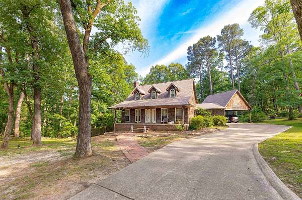 1.5 Acres of Land with Home for Sale in Camden, Arkansas
