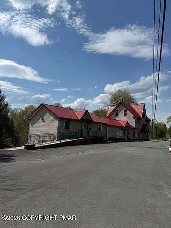 5.66 Acres of Improved Mixed-Use Land for Sale in Effort, Pennsylvania