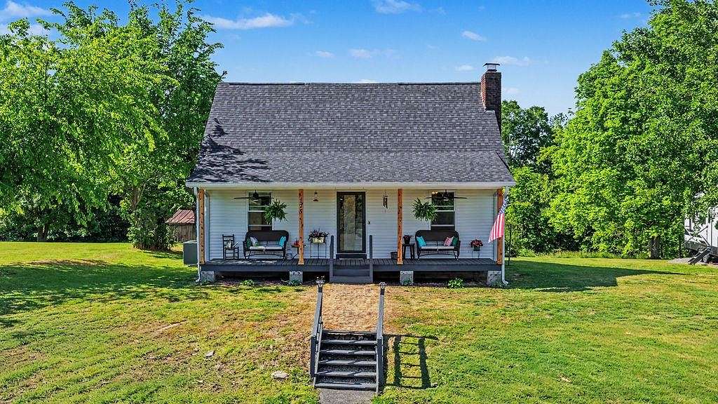 2.66 Acres of Land with Home for Sale in Cadiz, Kentucky