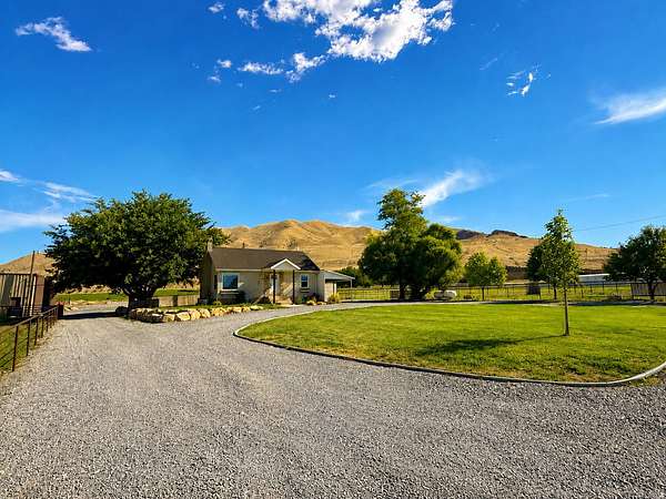2.5 Acres of Land with Home for Sale in Genola, Utah
