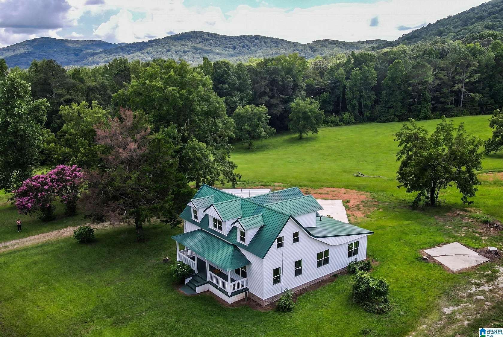 10 Acres of Land with Home for Sale in Jacksonville, Alabama