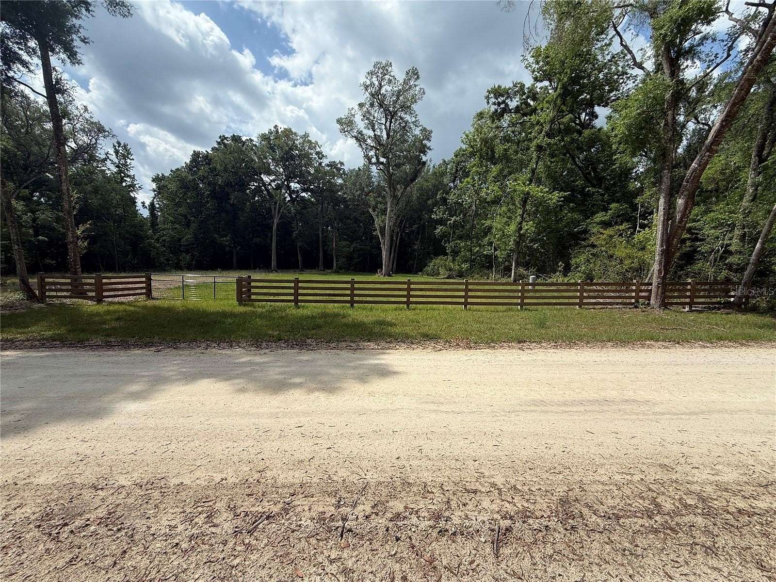 0.92 Acres of Residential Land for Sale in Branford, Florida