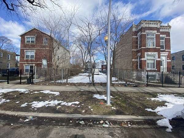 0.06 Acres of Land for Sale in Chicago, Illinois
