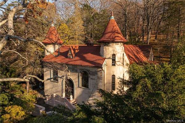 2.43 Acres of Land with Home for Sale in Irvington, New York