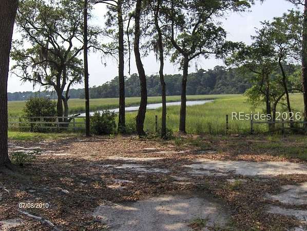 6 Acres of Residential Land for Sale in Beaufort, South Carolina
