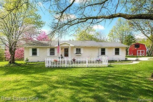 1.62 Acres of Land with Home for Sale in Green Oak Township, Michigan