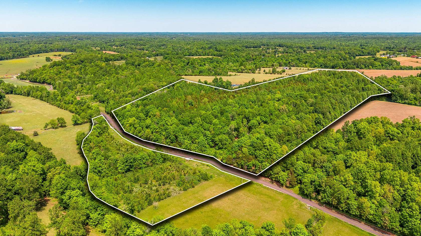 37.2 Acres of Land for Sale in Westmoreland, Tennessee