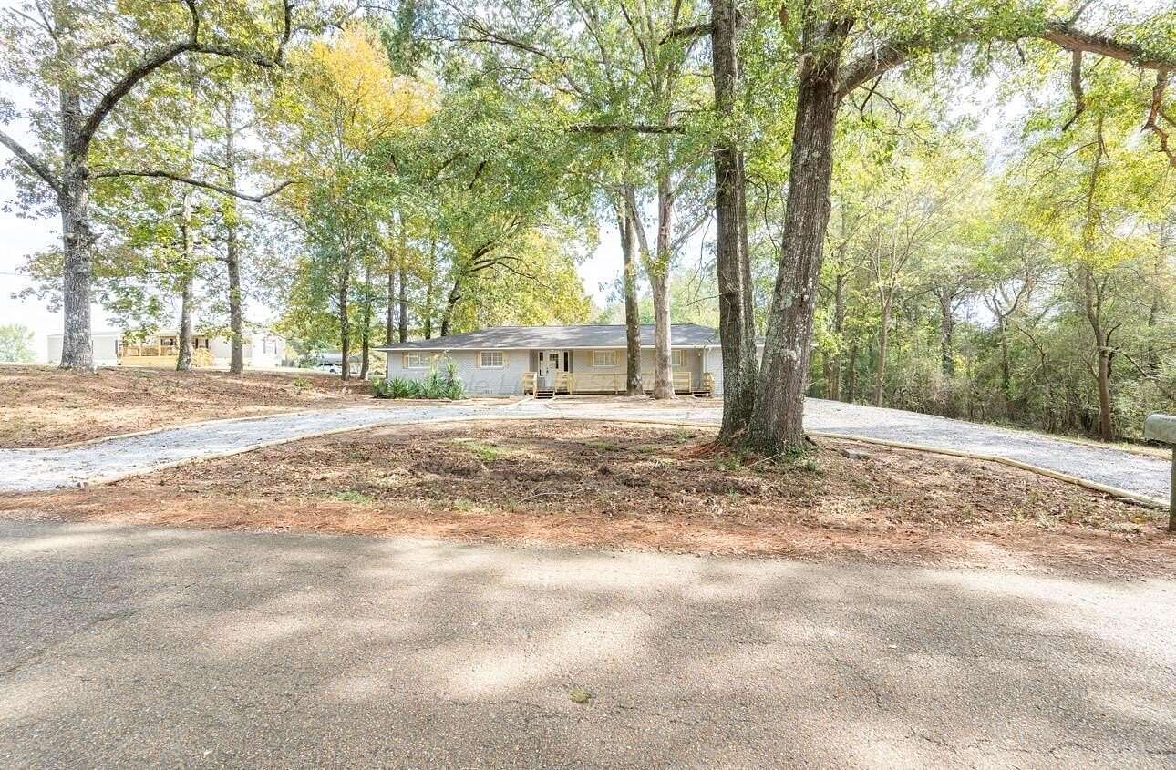 2 Acres of Land with Home for Sale in Carbon Hill, Alabama