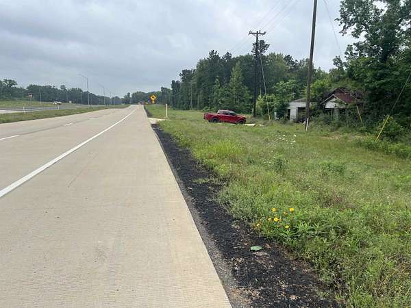 4.5 Acres of Mixed-Use Land for Sale in Beckville, Texas