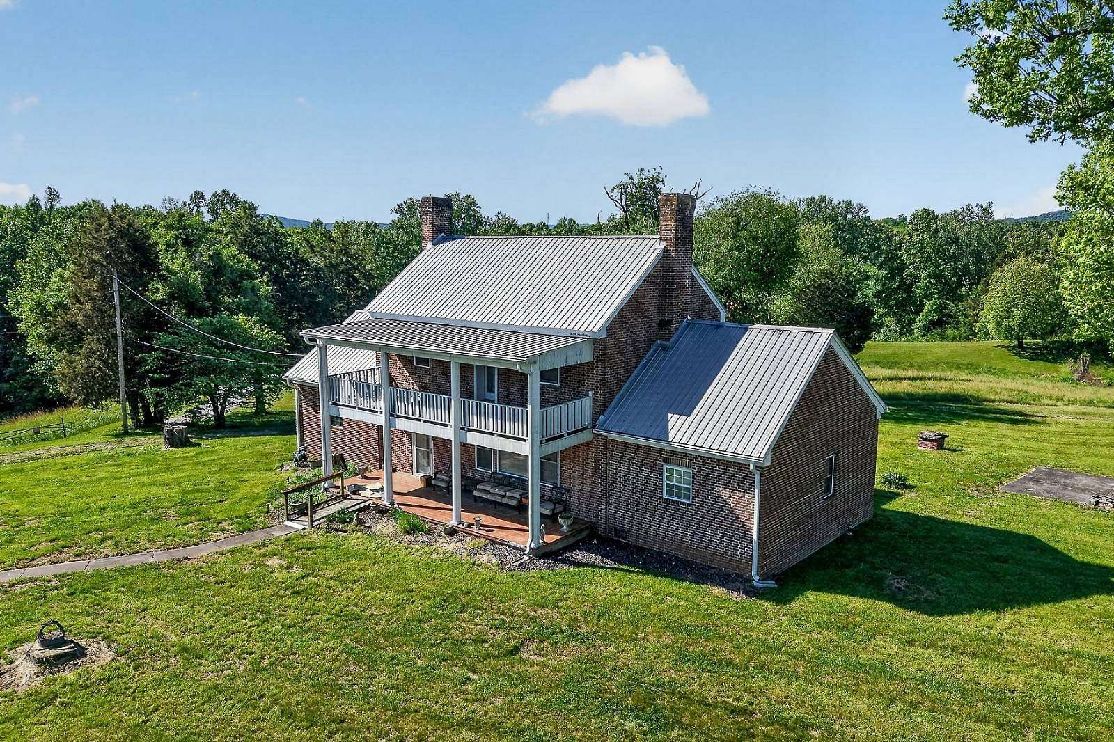 5.24 Acres of Land with Home for Auction in Sparta, Tennessee