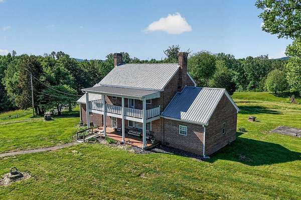 5.24 Acres of Land with Home for Auction in Sparta, Tennessee