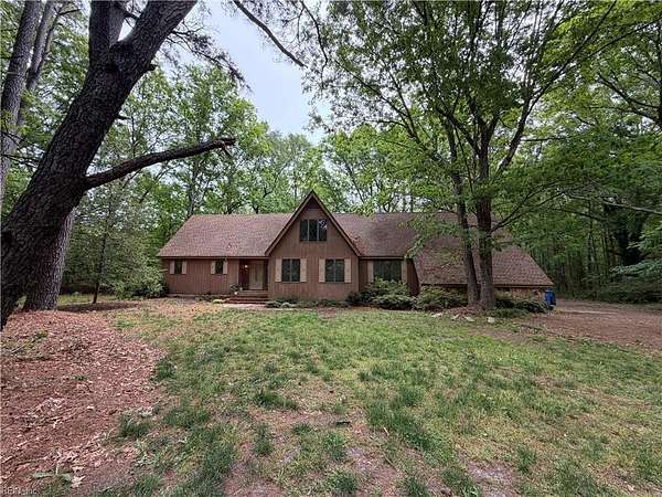 5.88 Acres of Land with Home for Sale in Chesapeake, Virginia
