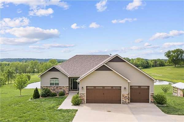 8 Acres of Land with Home for Sale in Oak Grove, Missouri
