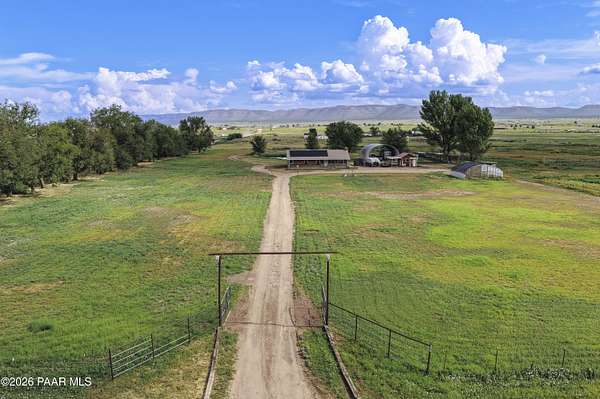 14 Acres of Land with Home for Sale in Paulden, Arizona