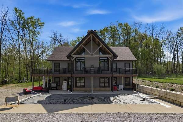 40 Acres of Land with Home for Sale in Mansfield, Ohio