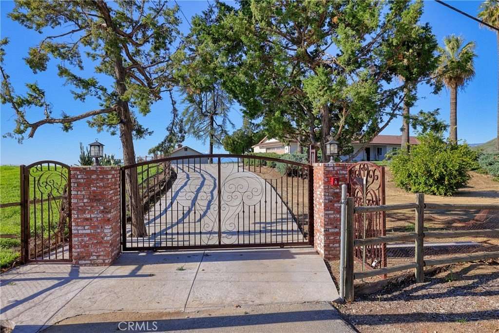 4.85 Acres of Land with Home for Lease in Yucaipa, California