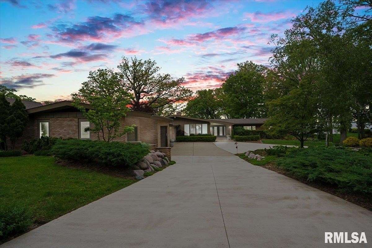 1.72 Acres of Land with Home for Sale in Springfield, Illinois