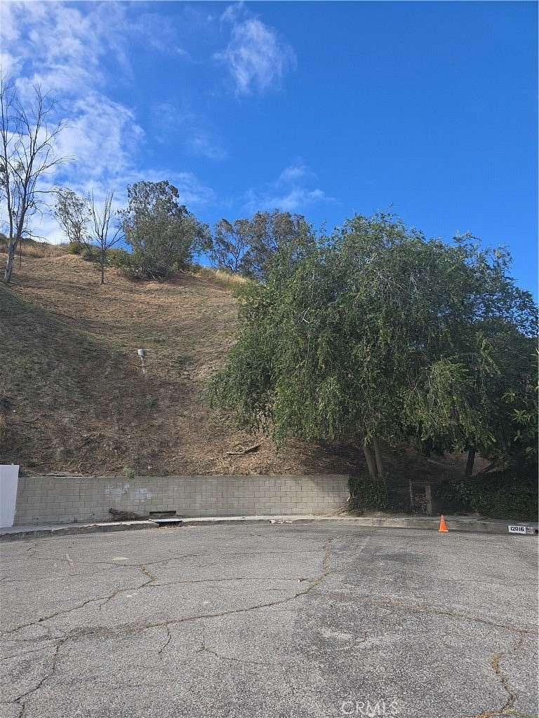 0.96 Acres of Residential Land for Sale in Granada Hills, California