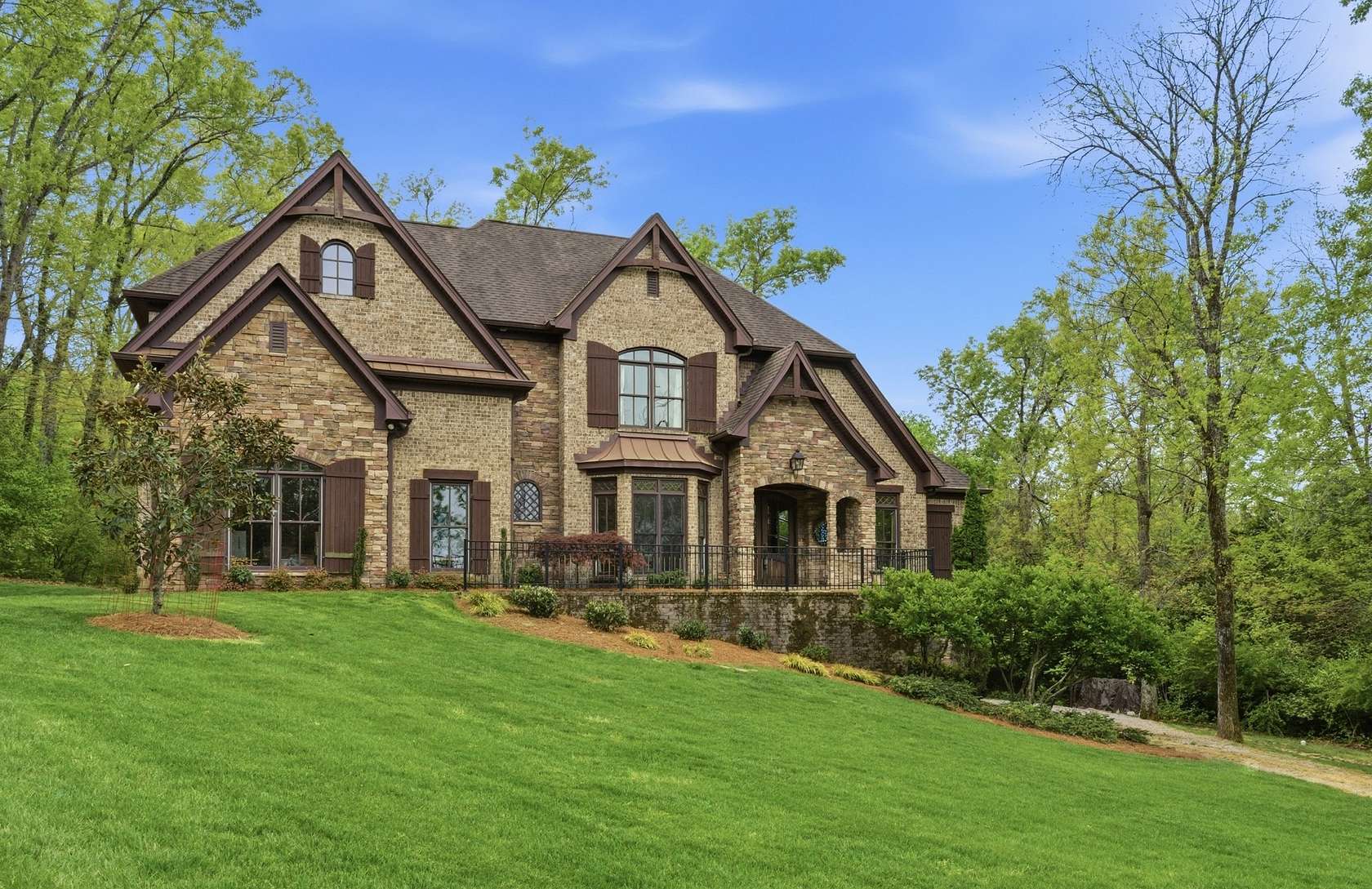 2.6 Acres of Land with Home for Sale in Brentwood, Tennessee