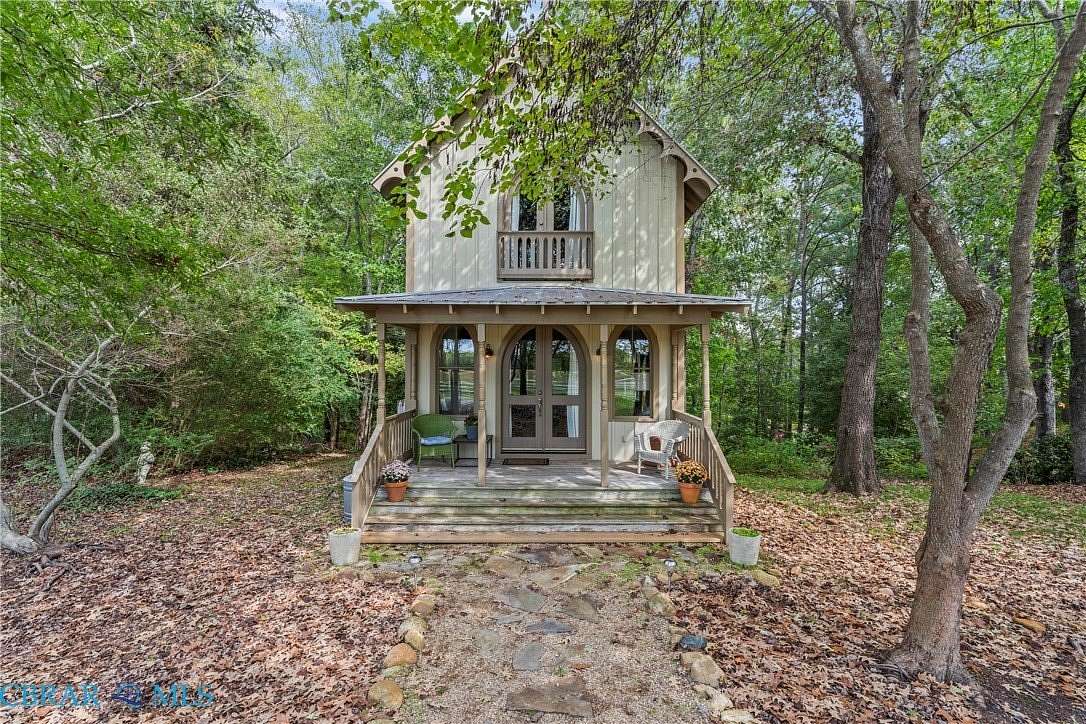 2.59 Acres of Land with Home for Sale in Irvington, Virginia