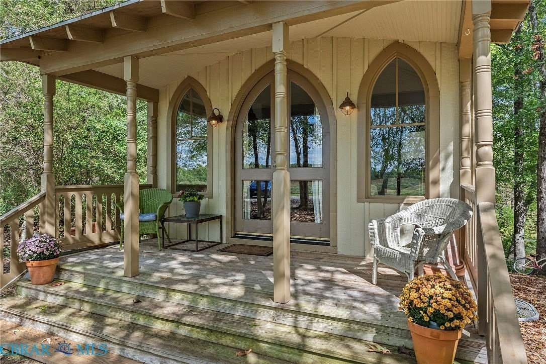 2.59 Acres of Land with Home for Sale in Irvington, Virginia