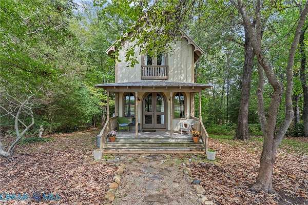 2.59 Acres of Land with Home for Sale in Irvington, Virginia