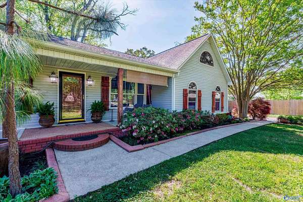 4 Acres of Land with Home for Sale in Athens, Alabama