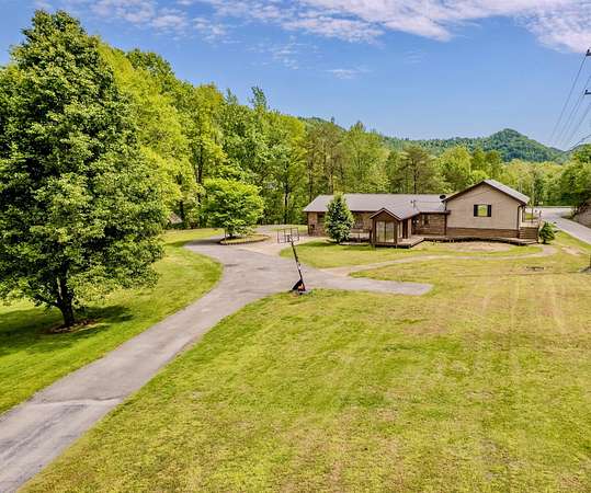 4 Acres of Land with Home for Sale in Vanceburg, Kentucky