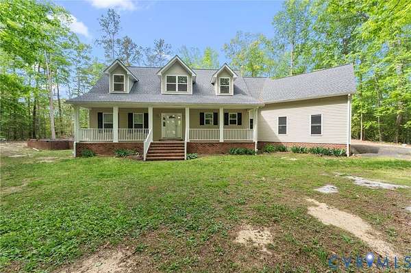 16 Acres of Recreational Land with Home for Sale in Lancaster, Virginia