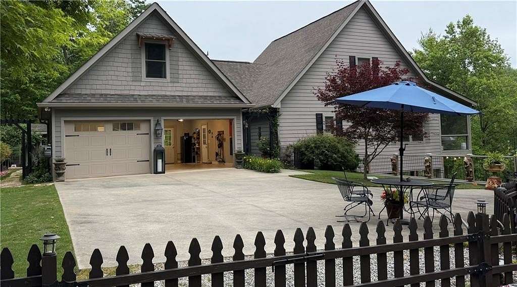 2.52 Acres of Land with Home for Sale in Dahlonega, Georgia