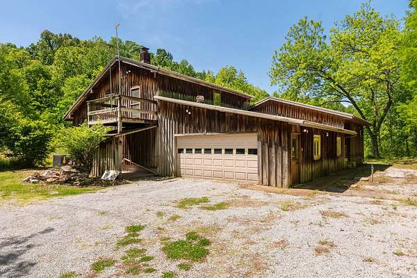 127 Acres of Land with Home for Auction in Tamms, Illinois