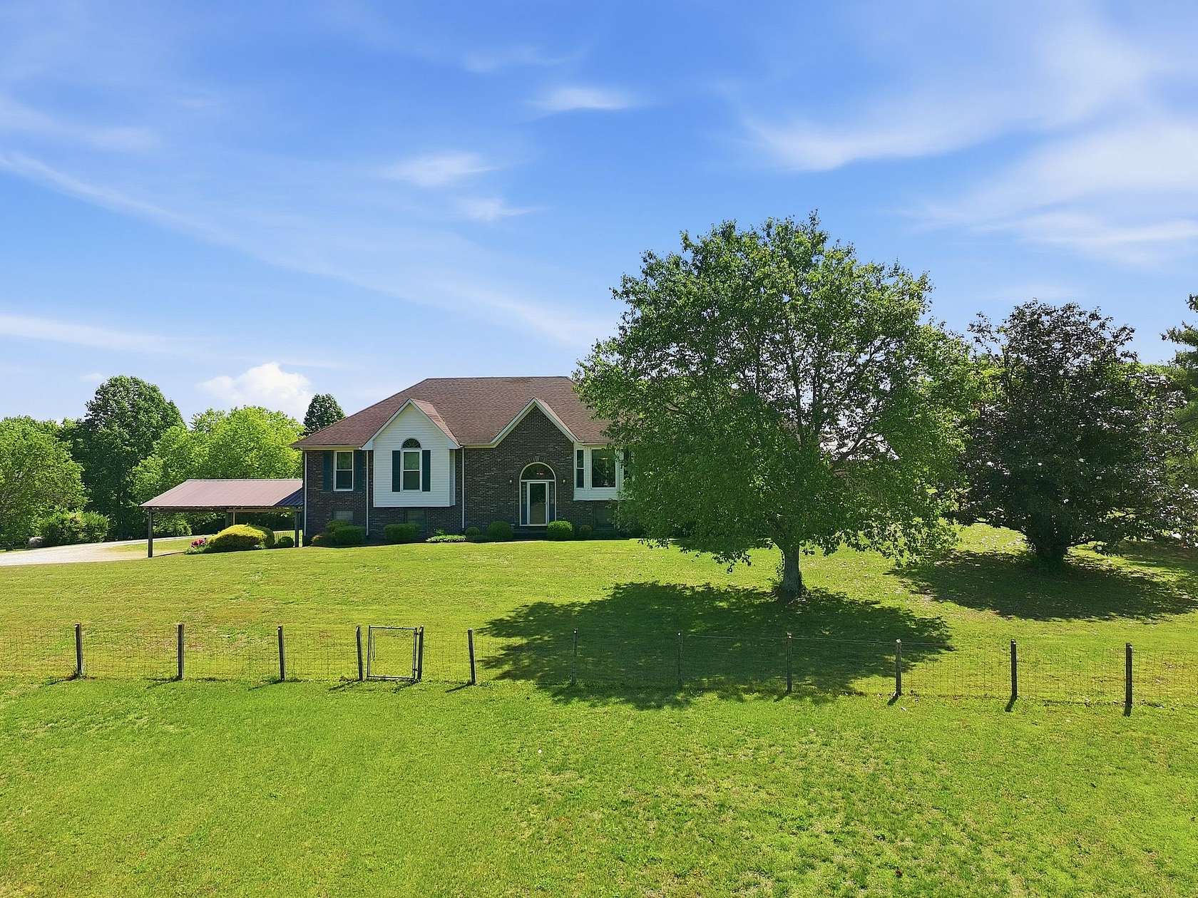 5.2 Acres of Land with Home for Sale in Columbia, Tennessee