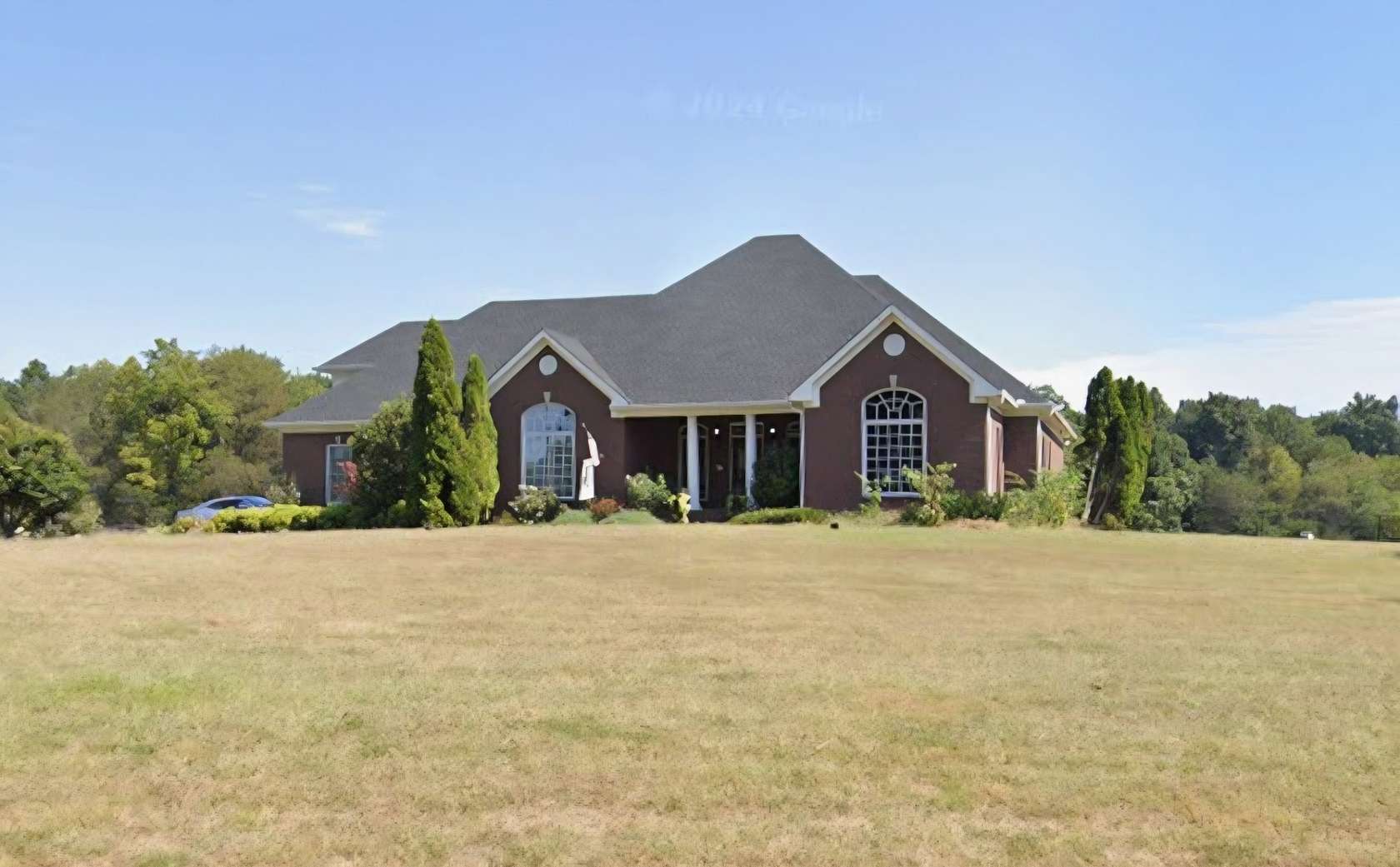 19.5 Acres of Land with Home for Sale in Clarksville, Tennessee
