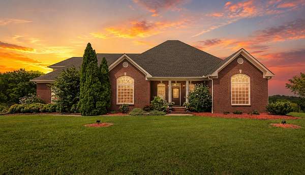 19.5 Acres of Land with Home for Sale in Clarksville, Tennessee