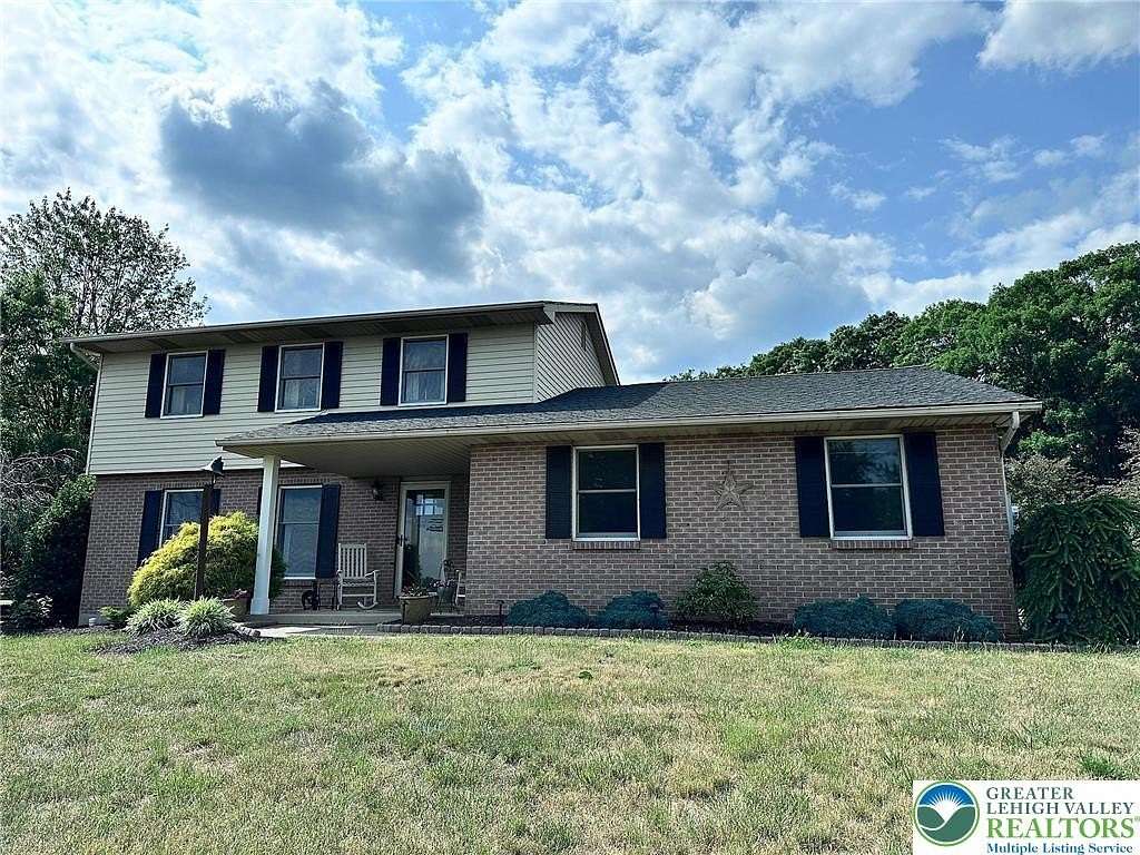 2.38 Acres of Land with Home for Sale in Lehigh Township, Pennsylvania