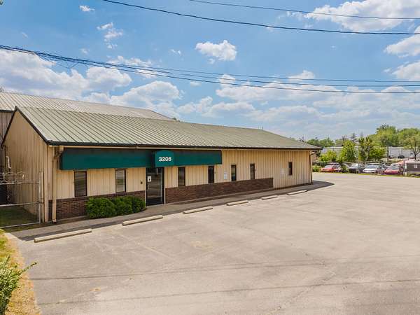 4.25 Acres of Improved Commercial Land for Auction in Louisville, Kentucky