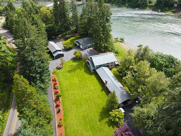 4.75 Acres of Land with Home for Sale in Oakland, Oregon