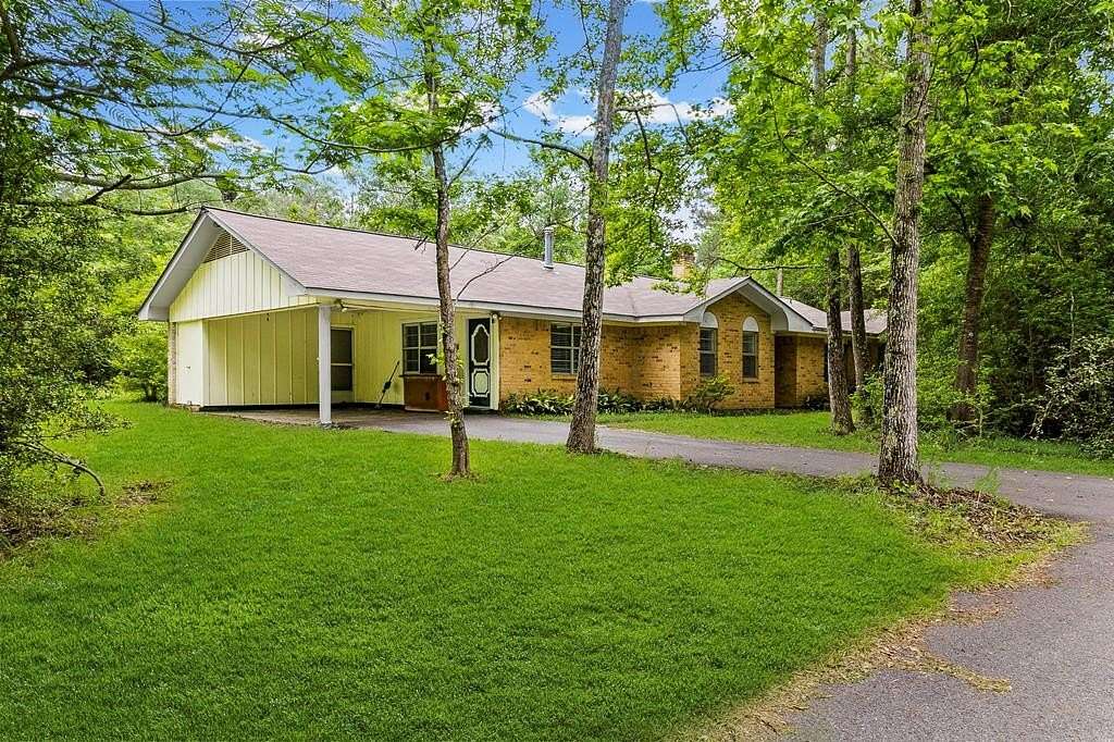 6.38 Acres of Land with Home for Sale in Nacogdoches, Texas
