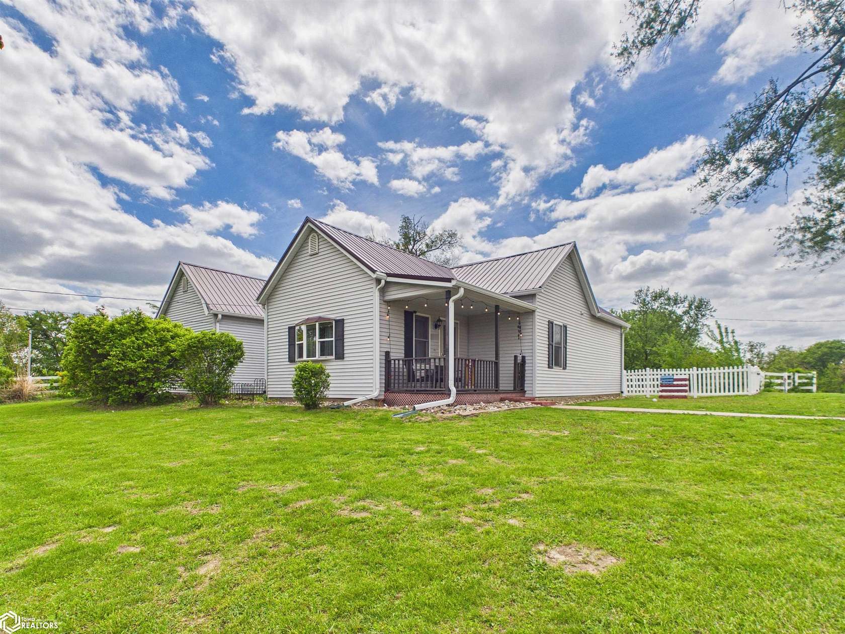 2.38 Acres of Land with Home for Sale in Ottumwa, Iowa