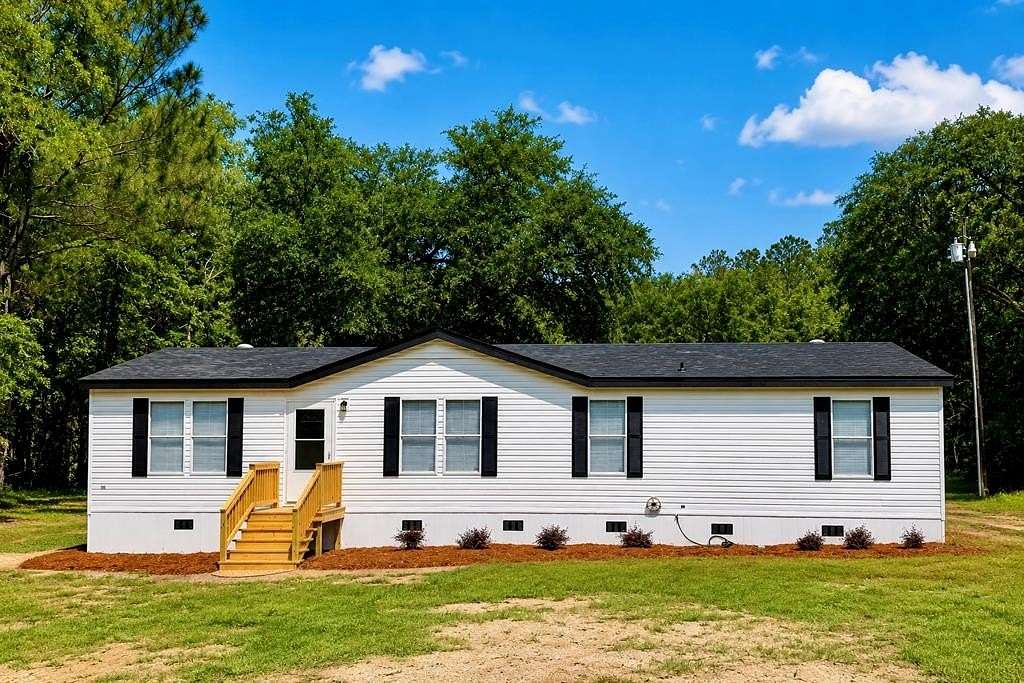 6.2 Acres of Land with Home for Sale in Albany, Georgia