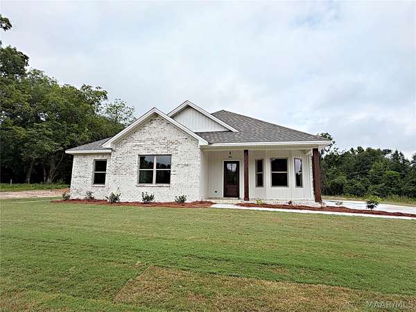 2.56 Acres of Land with Home for Sale in Eclectic, Alabama