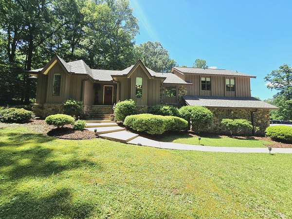 8 Acres of Land with Home for Sale in Columbus, Mississippi