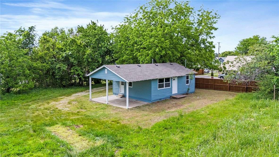 2.19 Acres of Land with Home for Sale in Lincoln, Arkansas