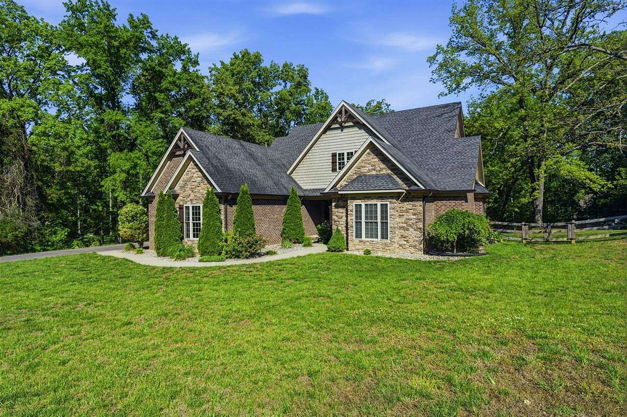 1.8 Acres of Land with Home for Sale in Smiths Grove, Kentucky