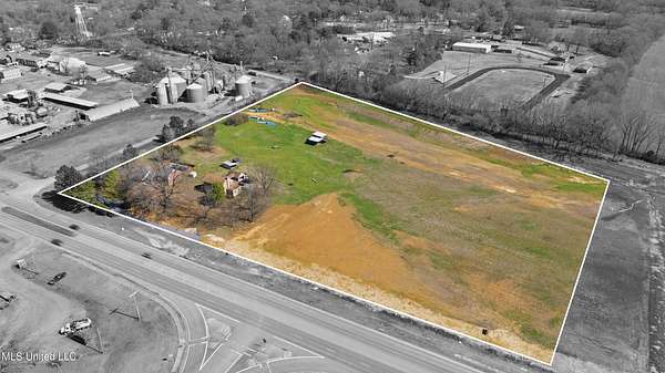 7 Acres of Commercial Land for Sale in Coldwater, Mississippi