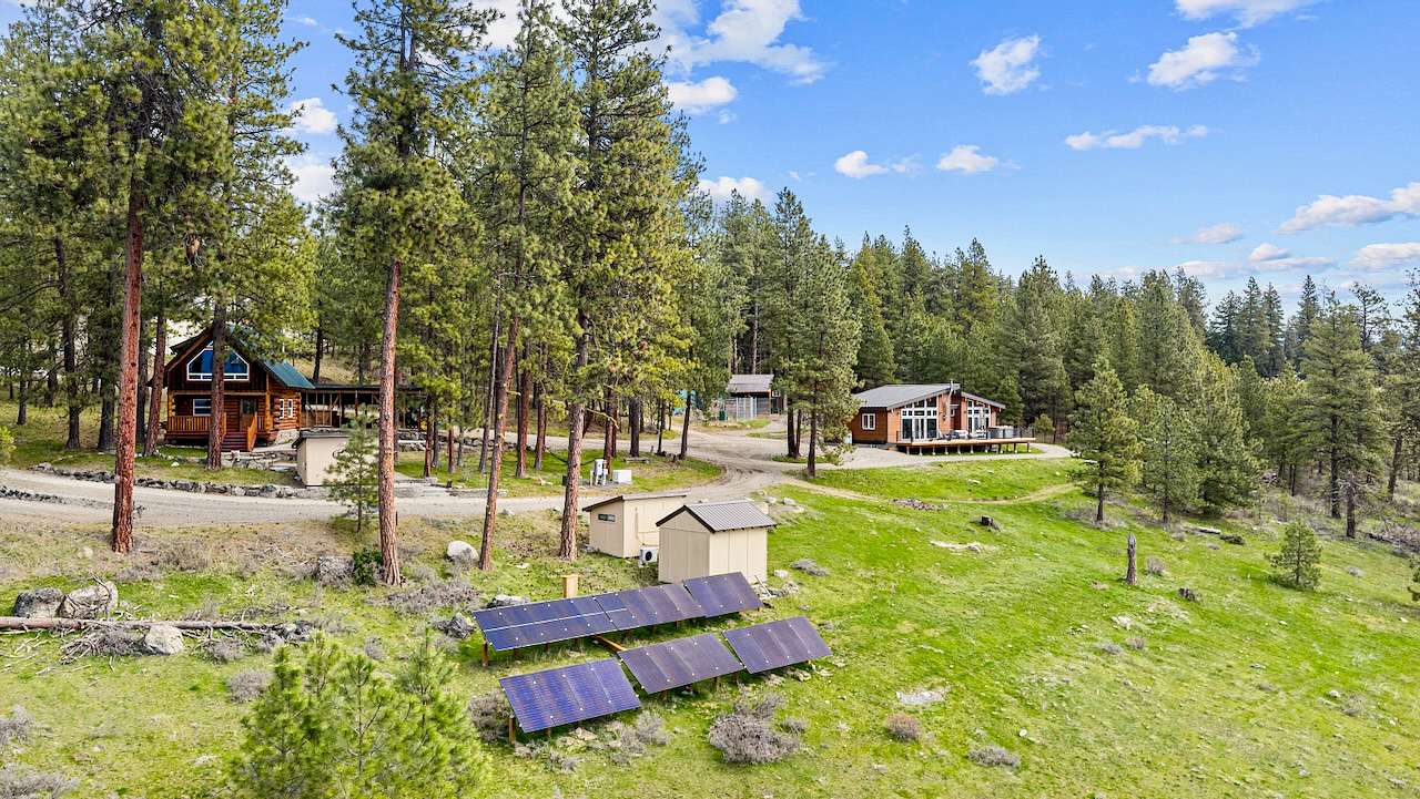 10.3 Acres of Land with Home for Sale in Cle Elum, Washington