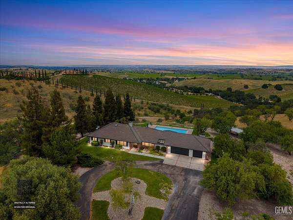10.3 Acres of Land with Home for Sale in Templeton, California