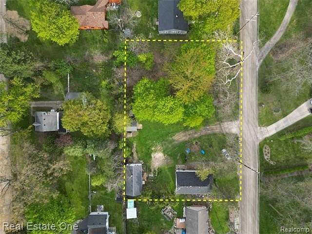 0.5 Acres of Residential Land for Sale in Bloomfield Township, Michigan