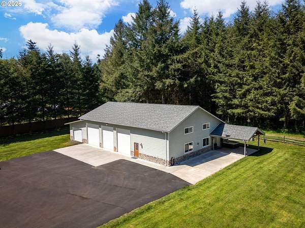 1.5 Acres of Land with Home for Sale in Castle Rock, Washington